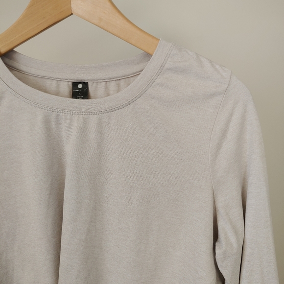 Yogalicious Twist Front Long Sleeve Top Crewneck Shirt Size Small - Picture 4 of 11